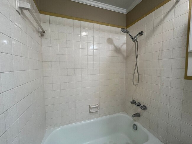 Building Photo - Cozy 1BD, 1BA Near Downtown Raleigh House with Fenced Yard