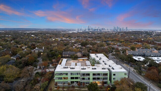 Building Photo - 4004 Banister Ln