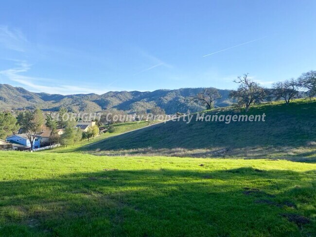 Building Photo - AVAILABLE NOW- Recently Updated Home on Lake Nacimiento - 3 Bed / 2 Bath