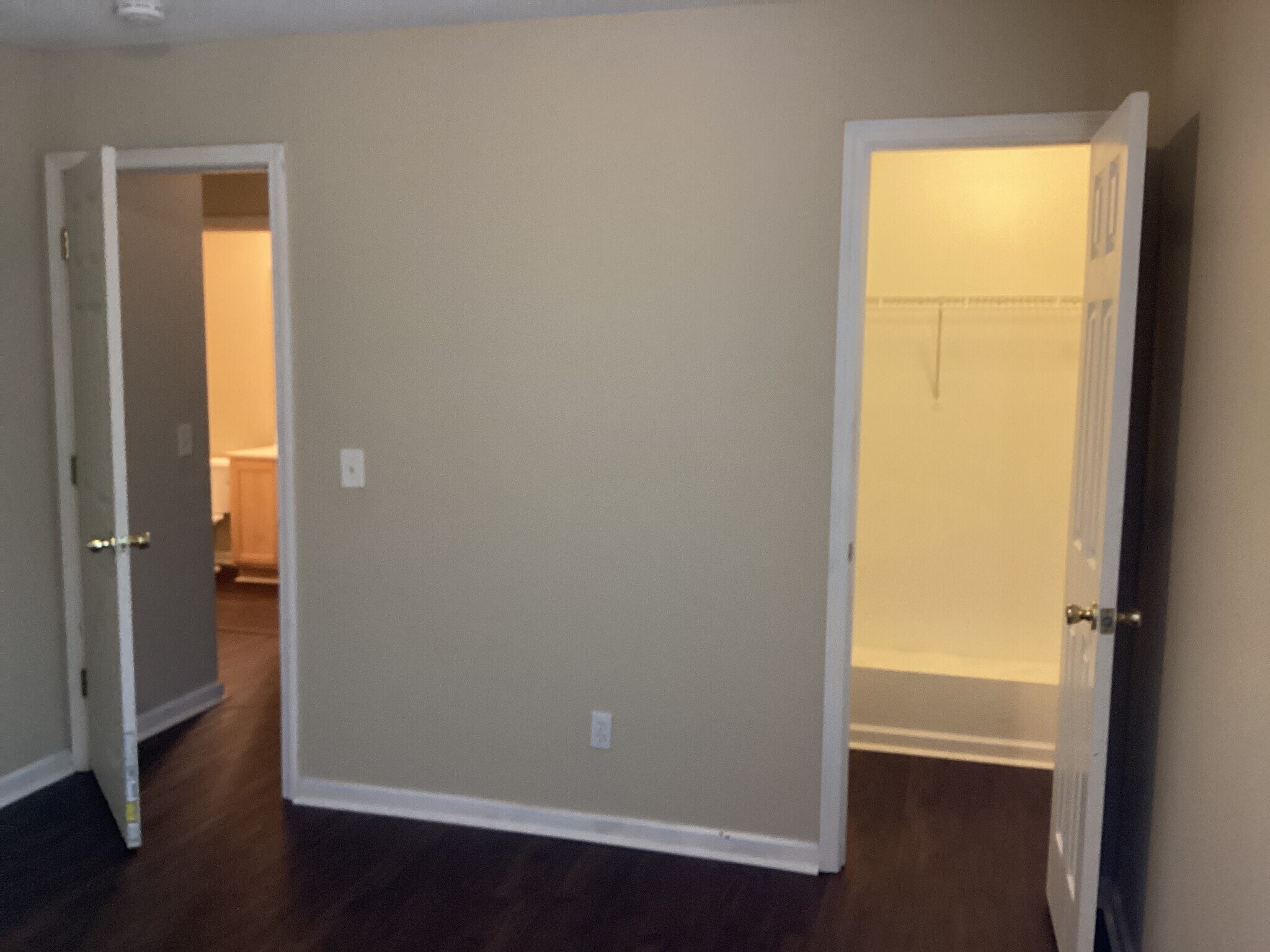 Building Photo - 493 Live Oak Walk