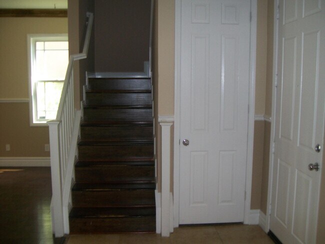 Building Photo - 38227 Lone Tree Ct