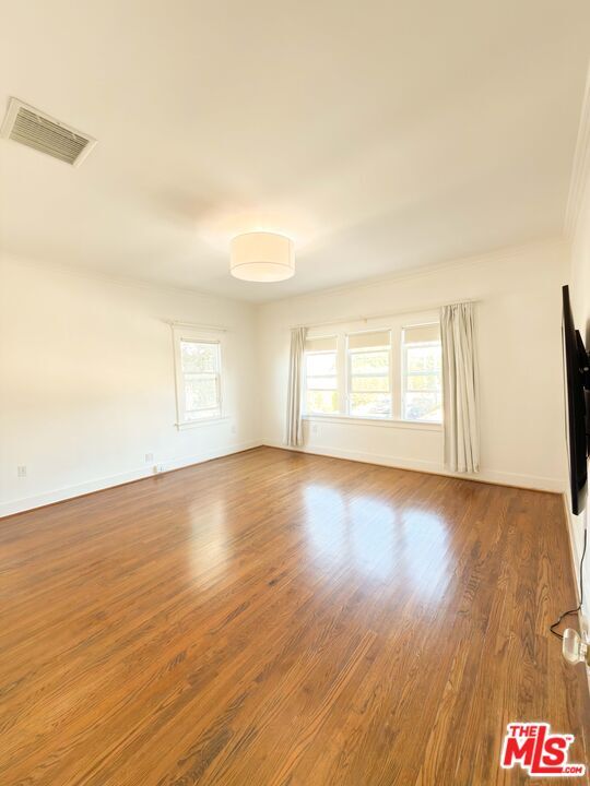 Building Photo - 466 1/2 N Gardner St