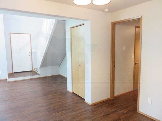 Building Photo - Newly renovated House located in the park community of Lacey!