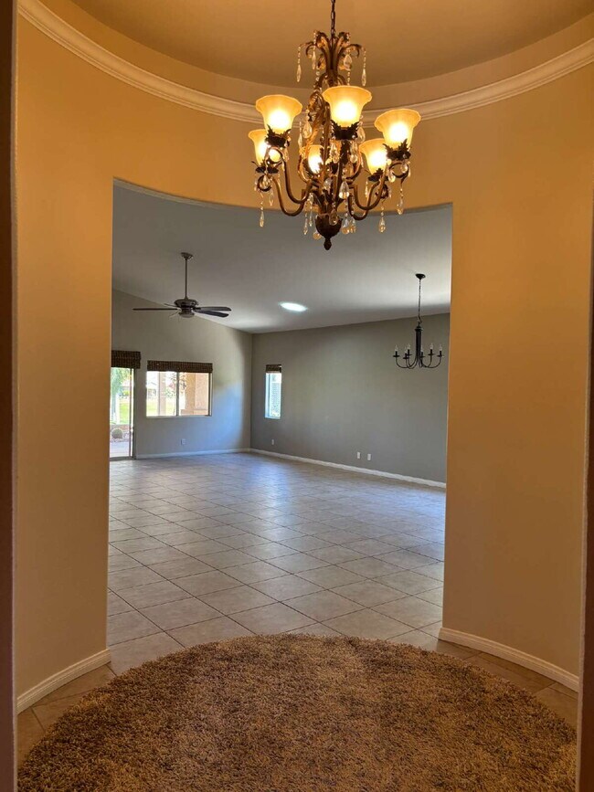 Building Photo - 45218 Coeur Dalene Dr