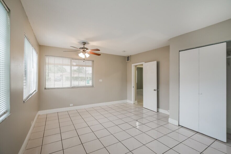 Building Photo - 1100 NW 143rd St