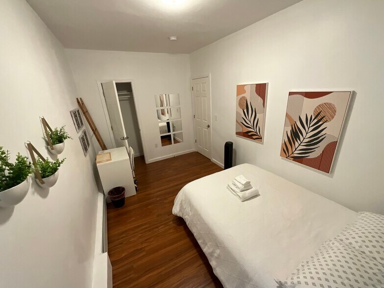 Building Photo - 871 Harrison Ave