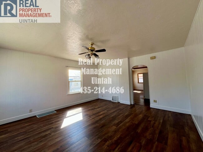 Building Photo - 418 E 100 N