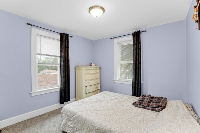 Building Photo - 16310 Carse Ave