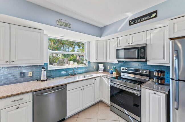 Building Photo - 9520 SE Point Terrace