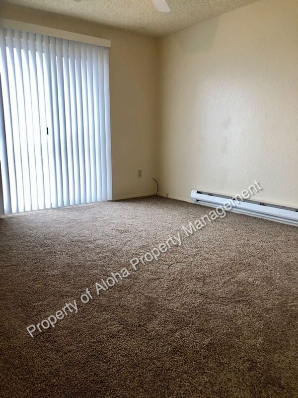 Building Photo - 10488 W Seneca Dr