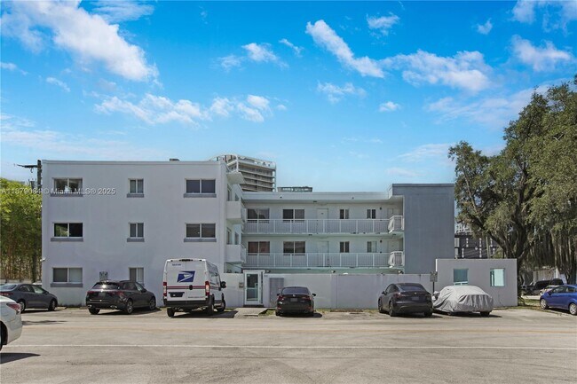 Building Photo - 3101 SW 27th Ave