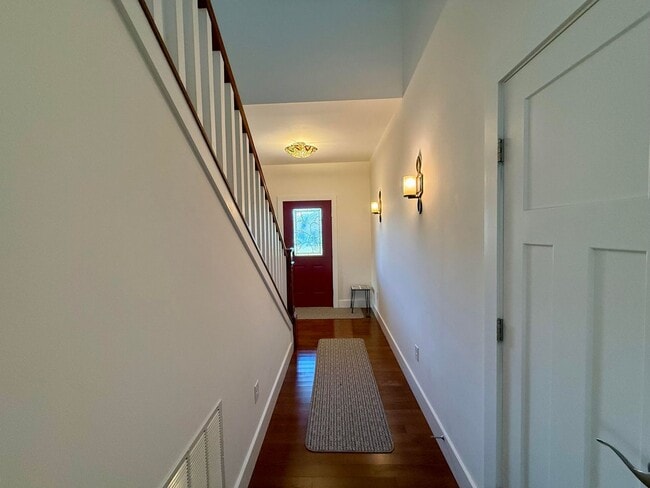 Building Photo - Impeccably maintained, custom-built home located in the sought-after Bay Breeze Estates community.