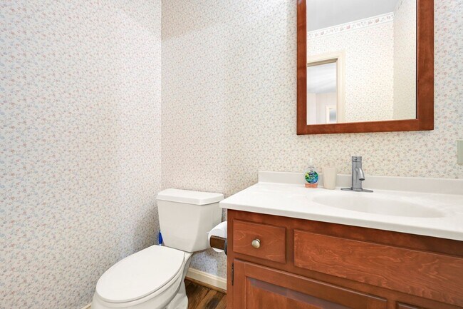 Building Photo - 684 Steinman Ct