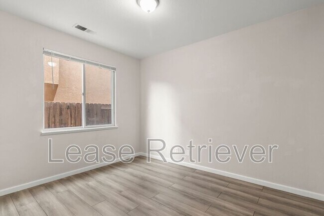 Building Photo - 4244 Lindsey Ln