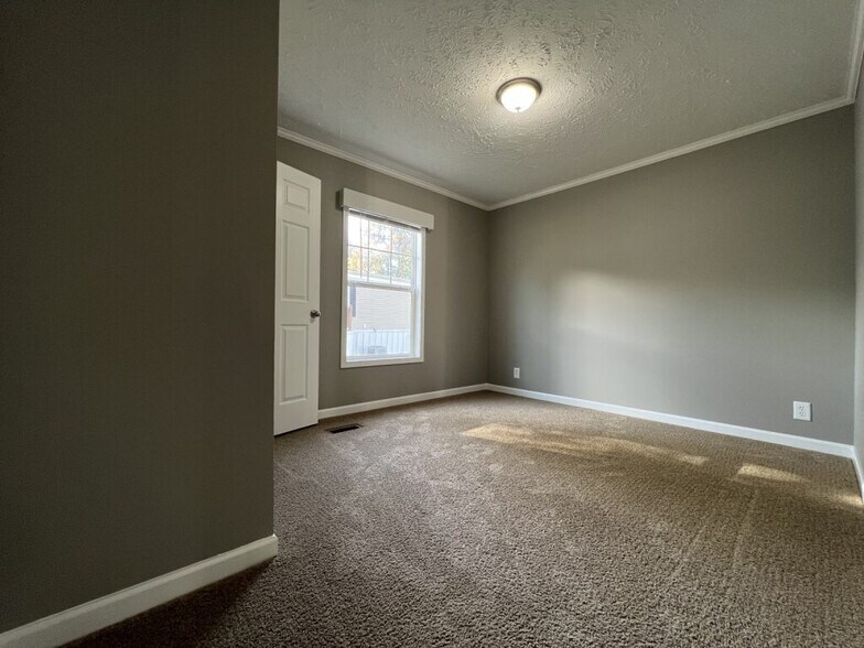Building Photo - 158 Sugar Maple Dr