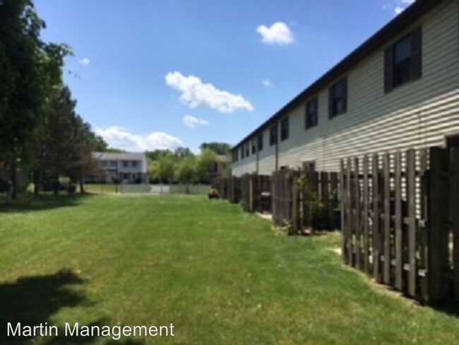 Building Photo - 6016-6038 Black Oak Dr