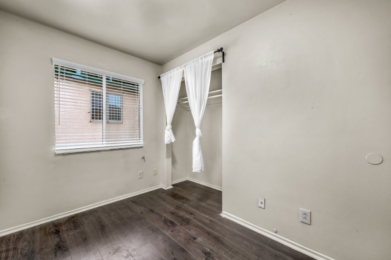 Building Photo - 5243 Huntington Dr N