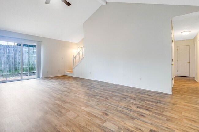Building Photo - 873 Brande Ct