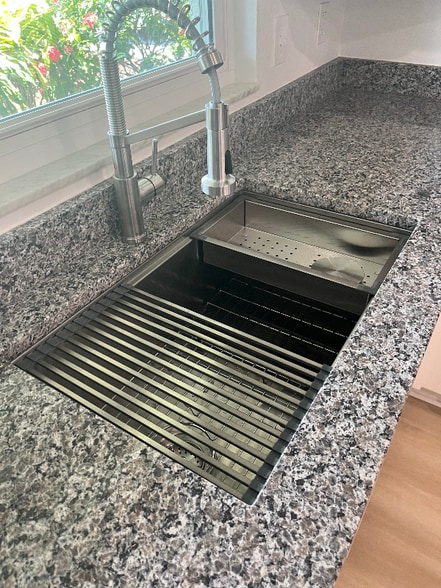 Building Photo - 5413 Shaw St