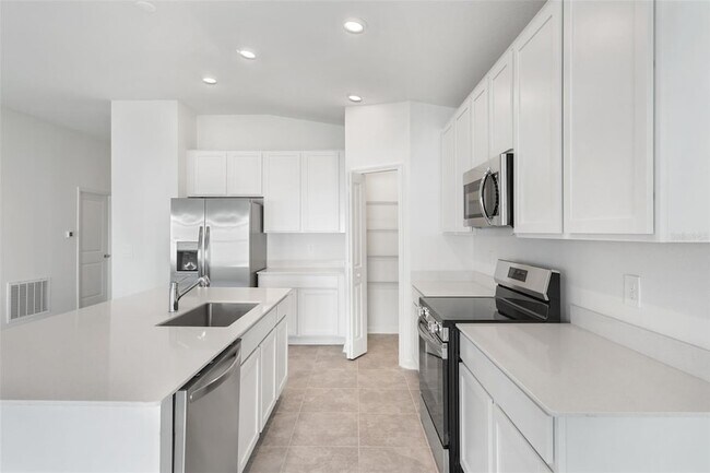 Building Photo - 4980 Worchester Dr