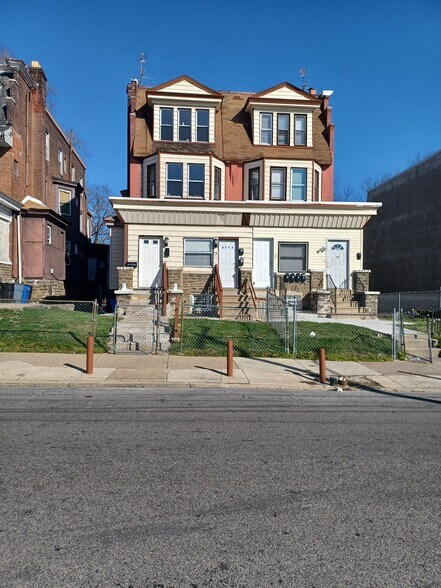 Building Photo - 5719 N Park Ave