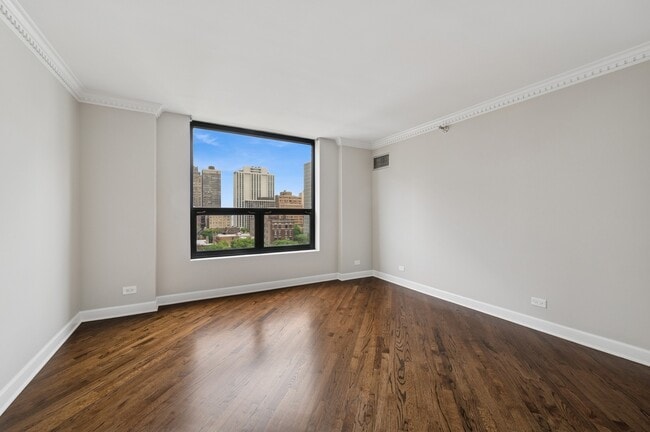 Building Photo - 1250 N Dearborn St