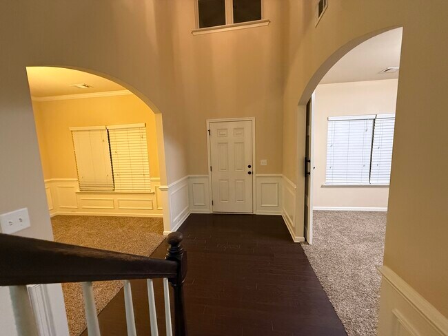 Building Photo - 2056 Tweed Dr