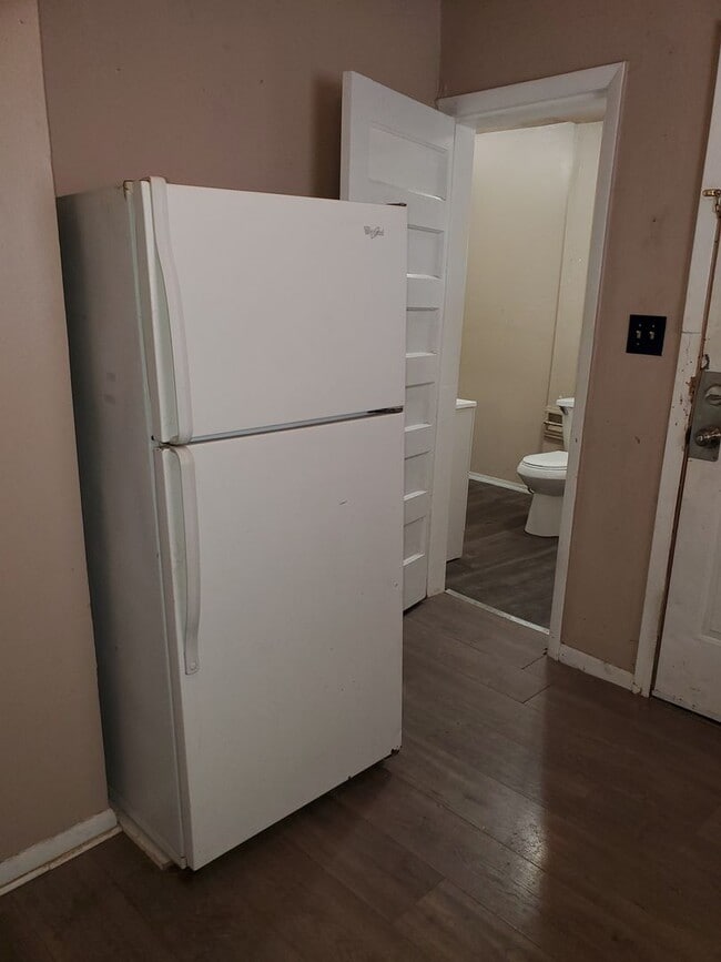 Building Photo - Charming 1-Bedroom Apartment in the Heart ...