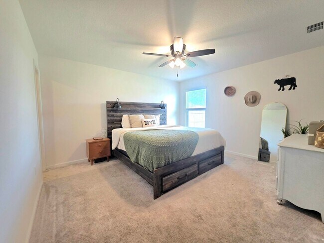 Building Photo - 4639 Carlstrom Ln