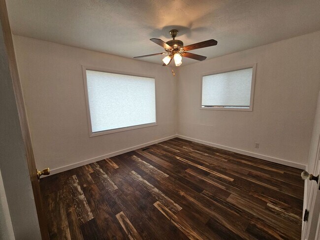 Building Photo - Charming 3-Bedroom Home