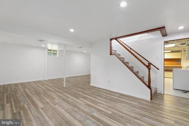 Building Photo - 6609 Bowie Dr