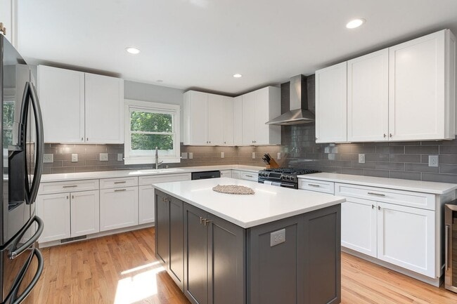 Building Photo - 219 Northwood Cir