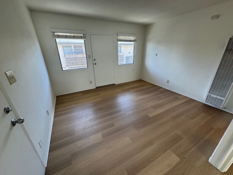 Building Photo - 5102 Inglewood Blvd