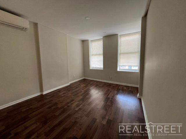 Building Photo - 3 bedroom in BROOKLYN NY 11223