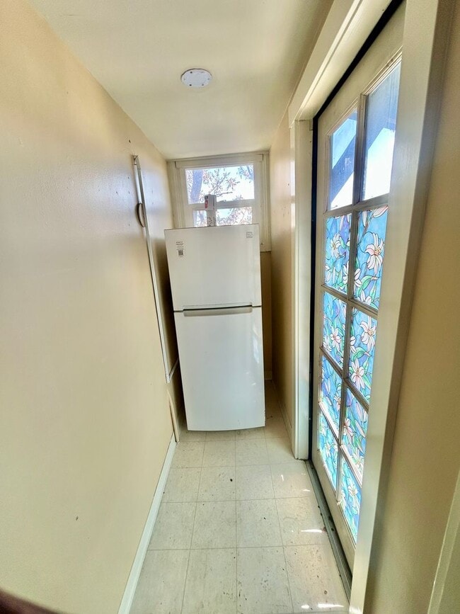 Building Photo - Charming Historic Condo in the Heart of Up...