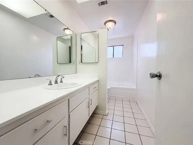 Building Photo - 5947 Arden Ave