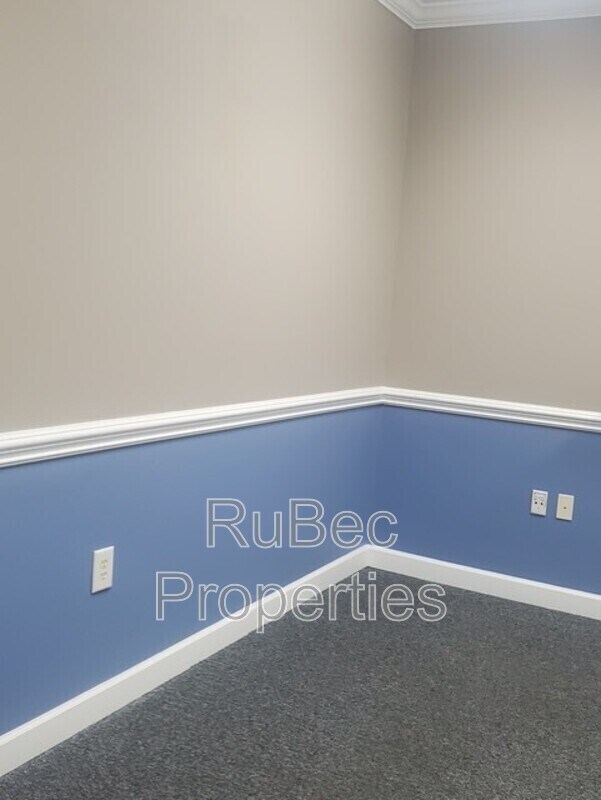 Building Photo - 1931 J N Pease Pl