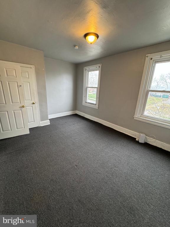 Building Photo - 533 BUTTONWOOD St