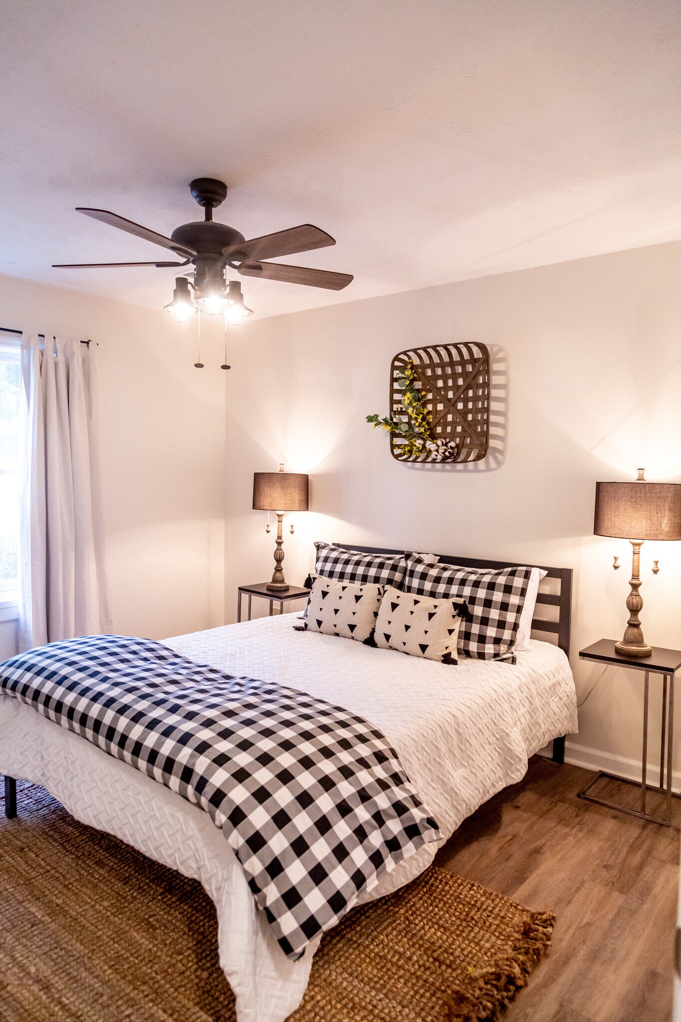Bedroom 1 - 115 E Glenwood Ave
