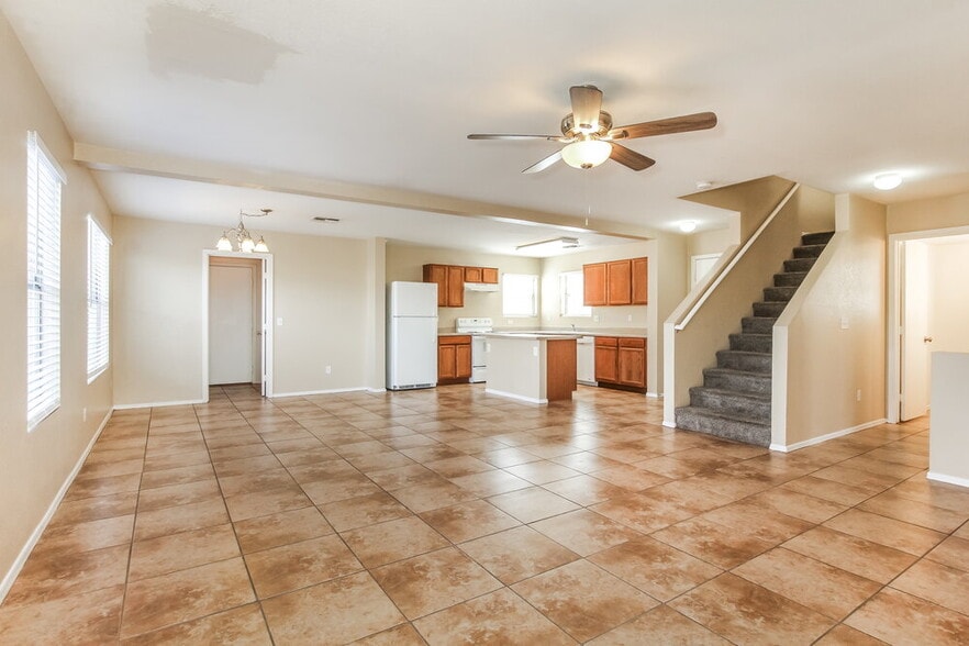 Building Photo - 2746 S Southwind Dr