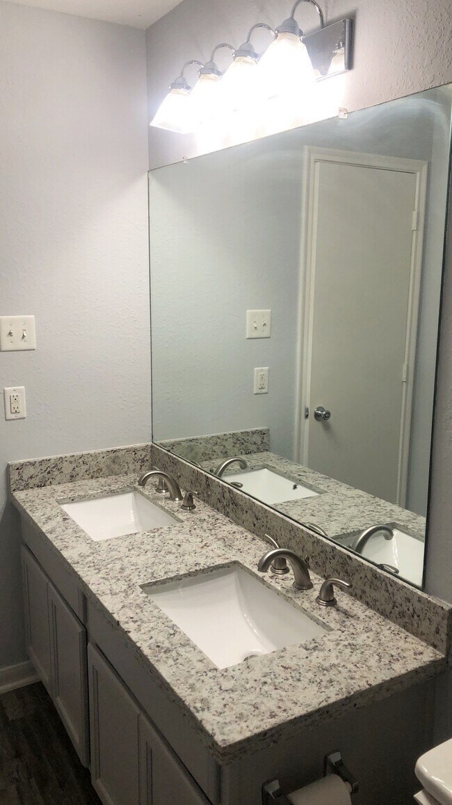 Building Photo - 12211 Windsor Bay Ct