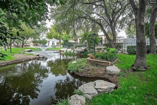Building Photo - 4242 N Capistrano Dr