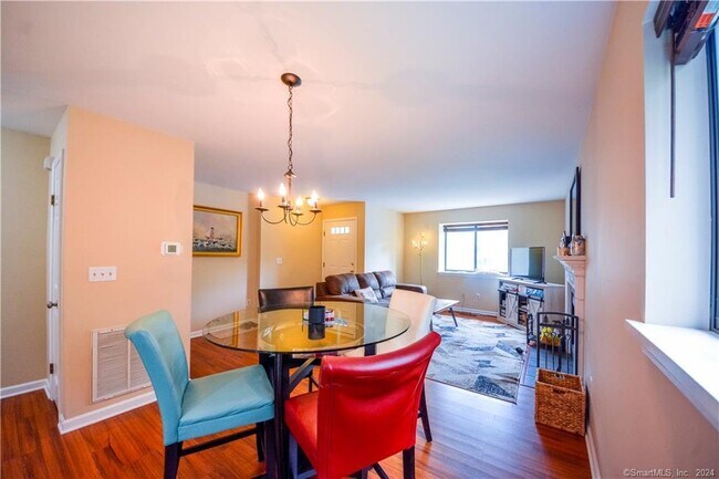 Building Photo - 115 Fillow St