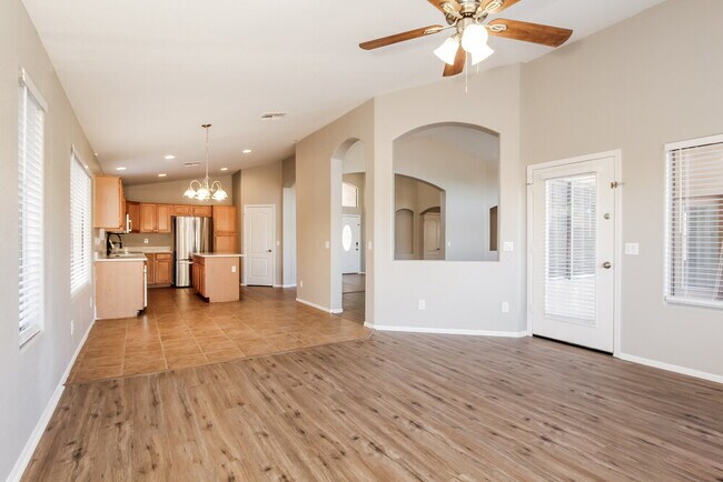 Building Photo - 4640 W Magdalena Ln