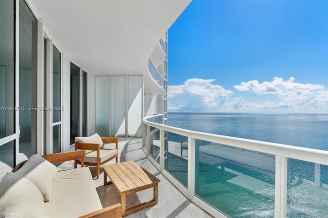 Building Photo - 16001 Collins Ave