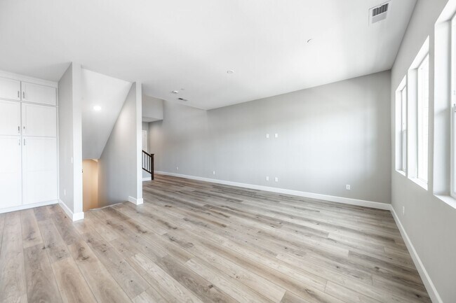 Building Photo - Immaculate New Build Just Steps from Laker...