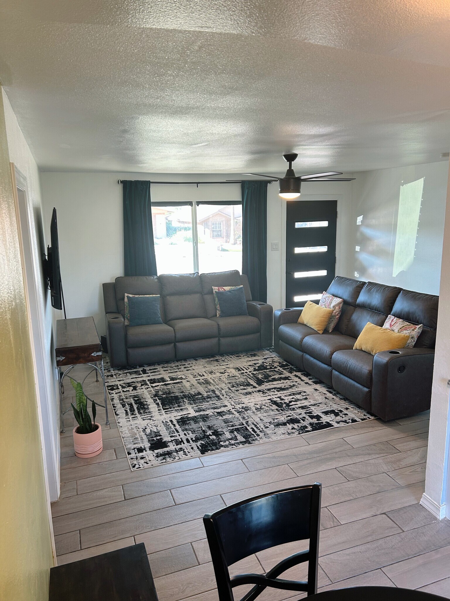 Living Room - 3804 Titanic Ave