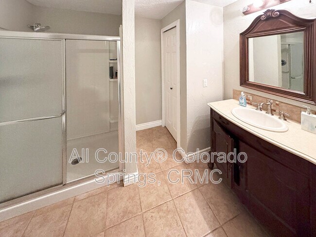 Building Photo - 2970 Haystack Dr