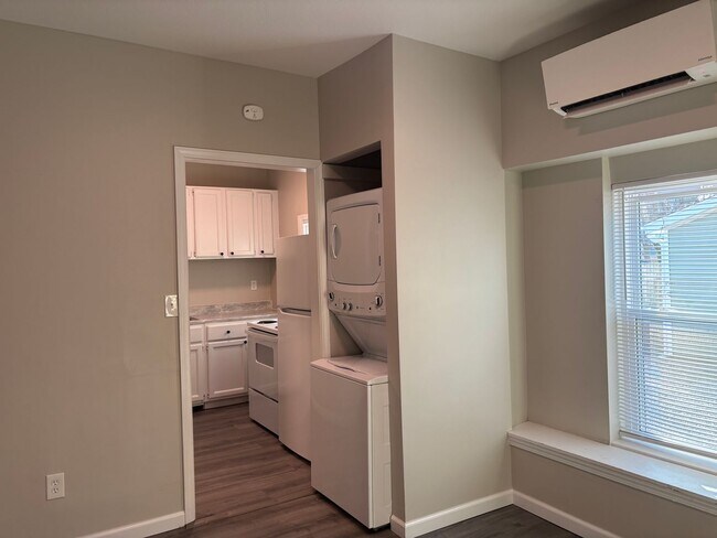 Building Photo - 1200 N 8th St