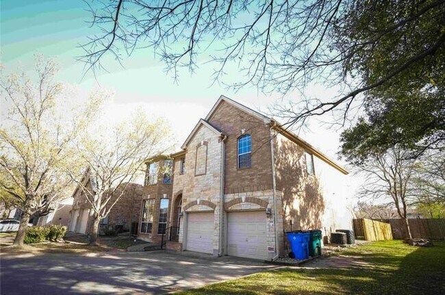 Building Photo - 11608 Spicewood Pkwy